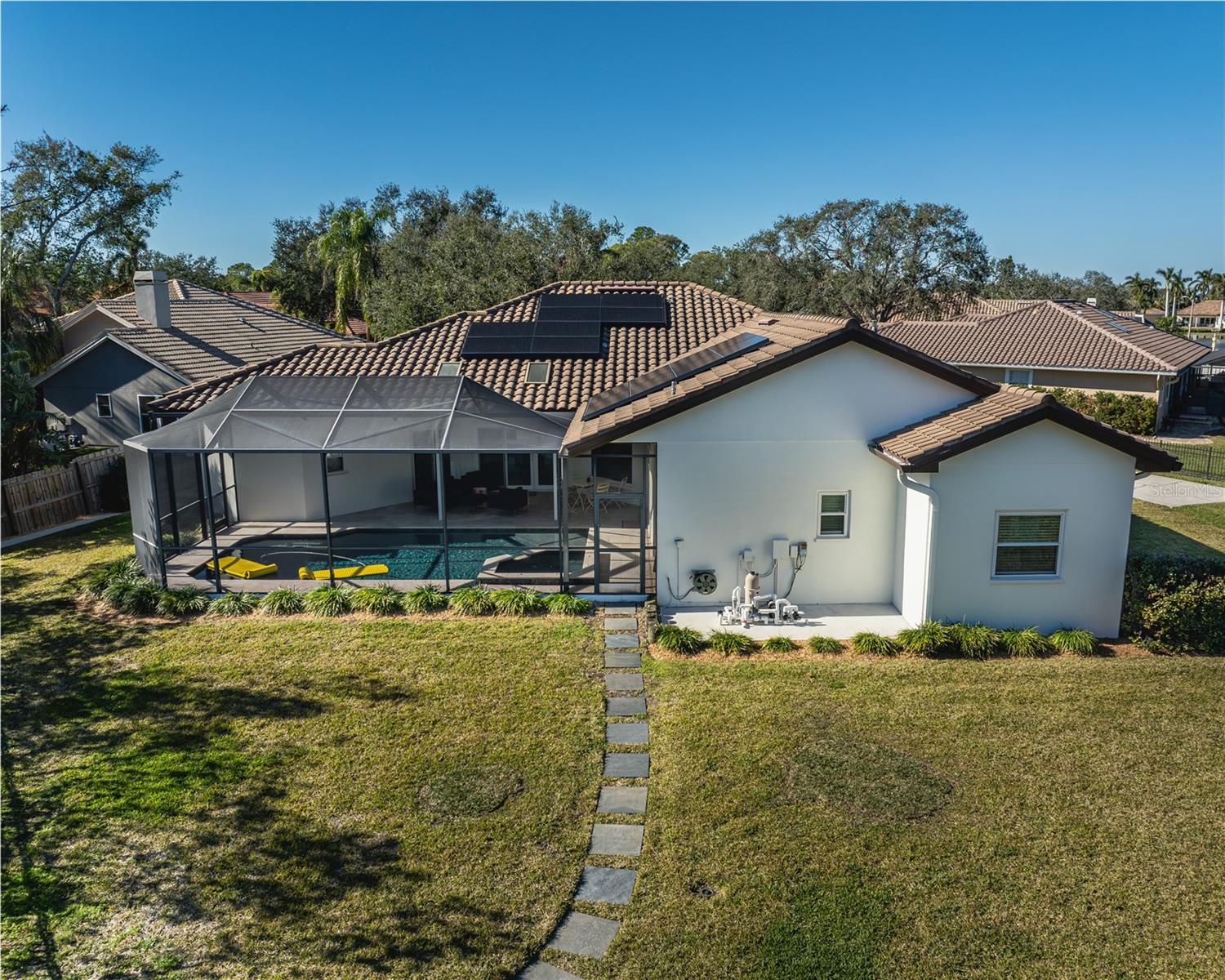 1060 WATER OAK CT NE