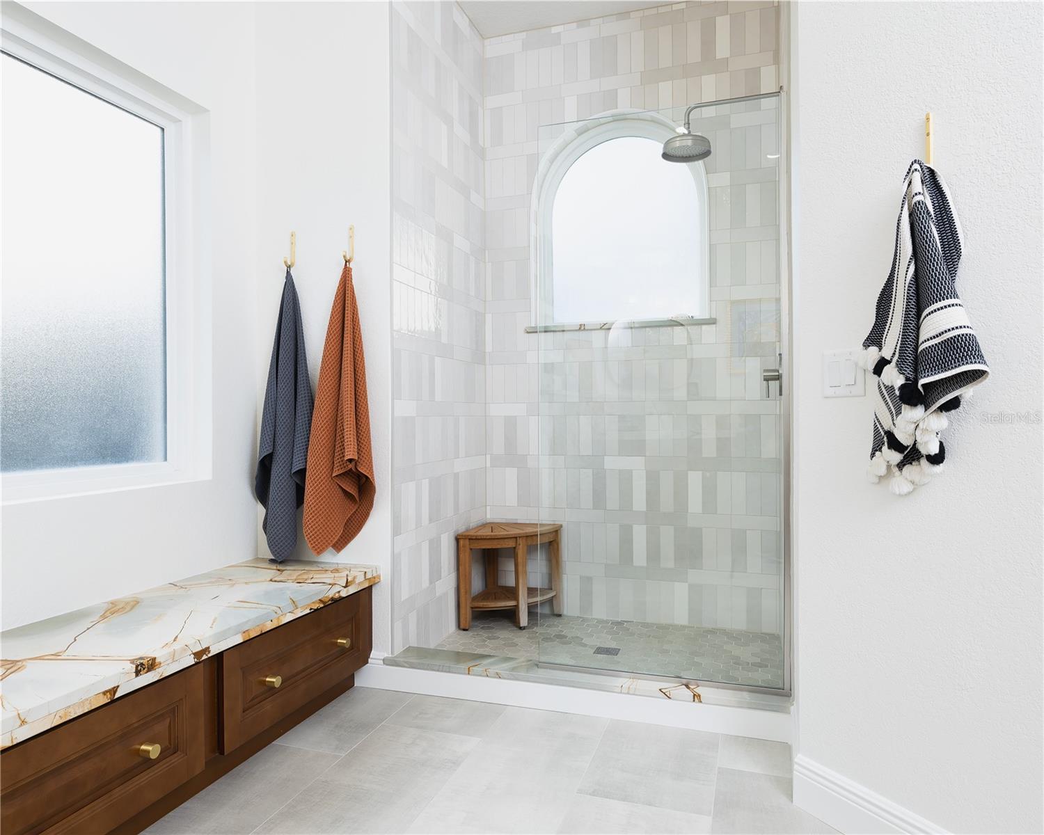 1060 WATER OAK CT NE