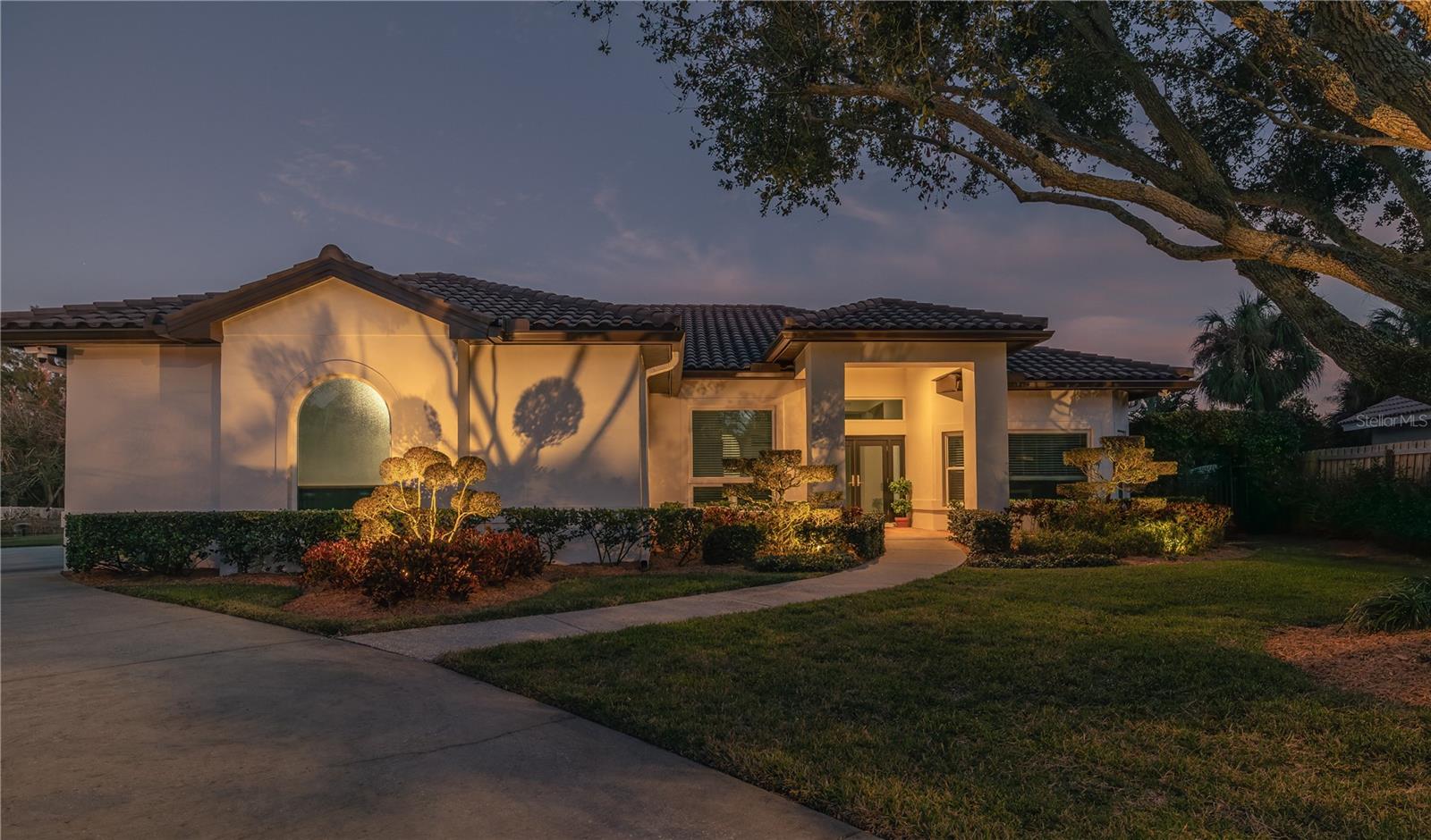 1060 WATER OAK CT NE