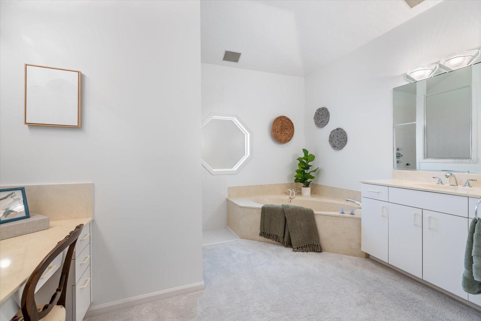 8579 WOODBRIAR DR
