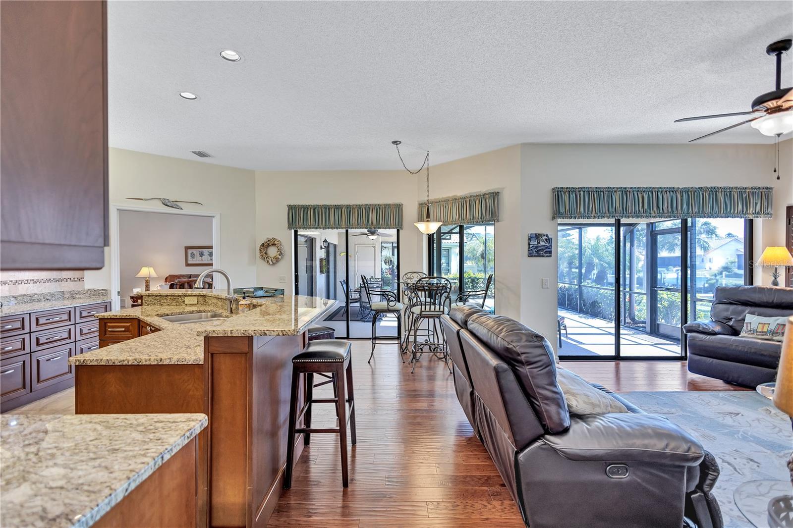 104 INLETS BLVD #104
