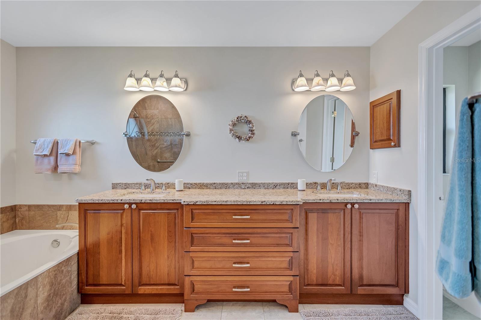 104 INLETS BLVD #104
