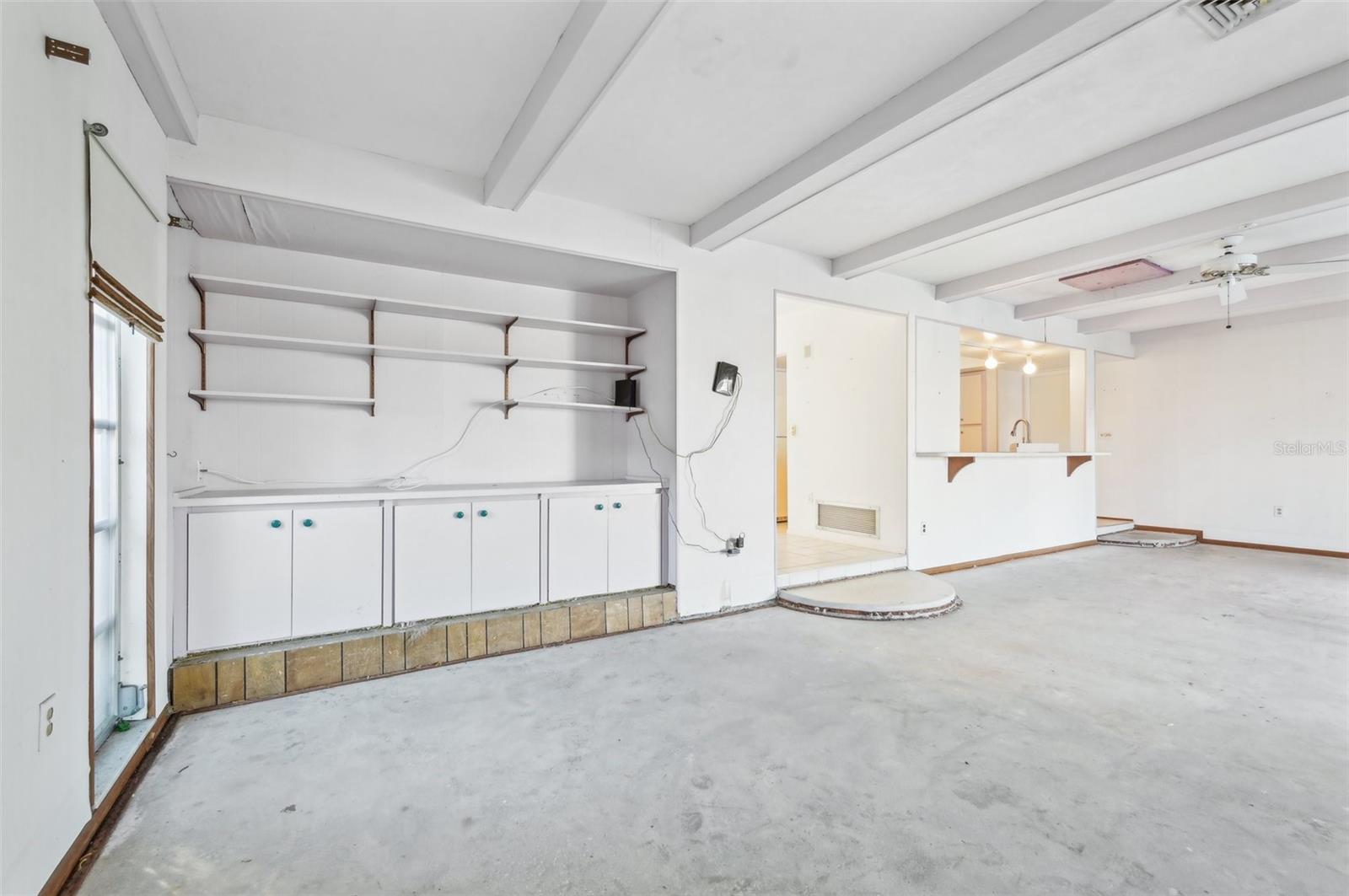 4119 ROYAL PALM DR