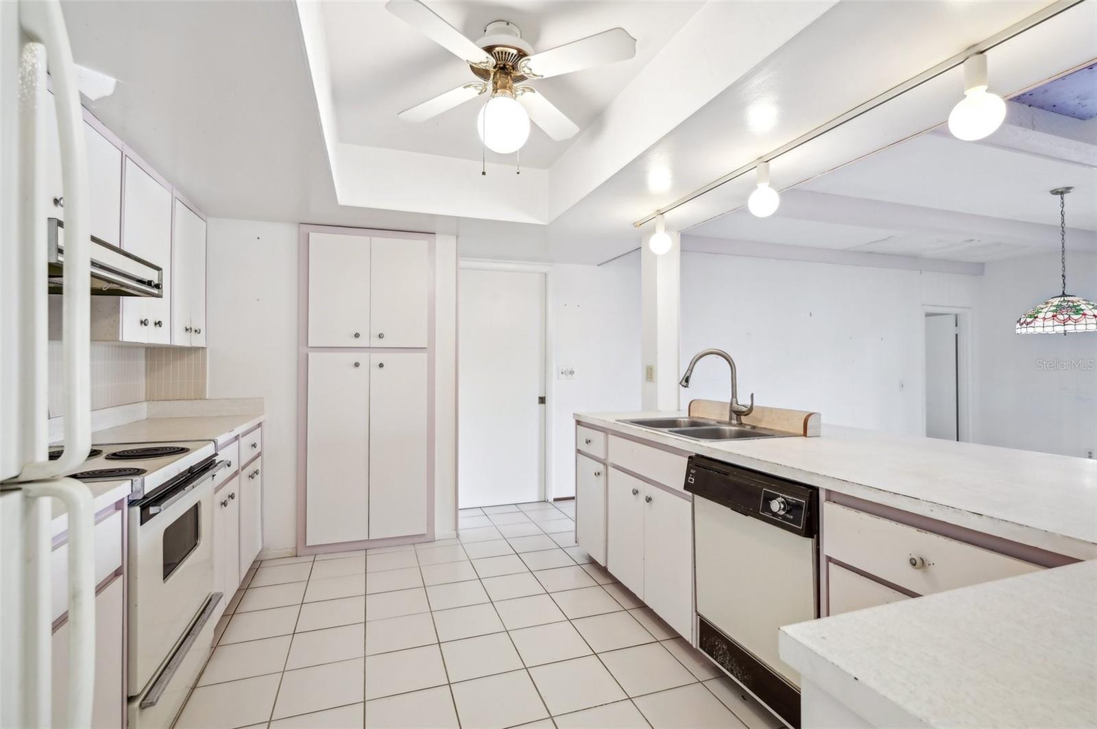 4119 ROYAL PALM DR