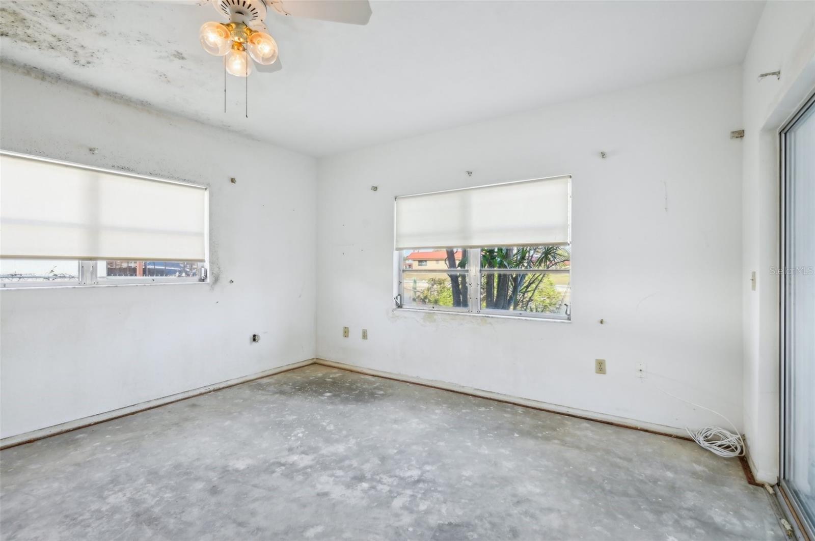 4119 ROYAL PALM DR