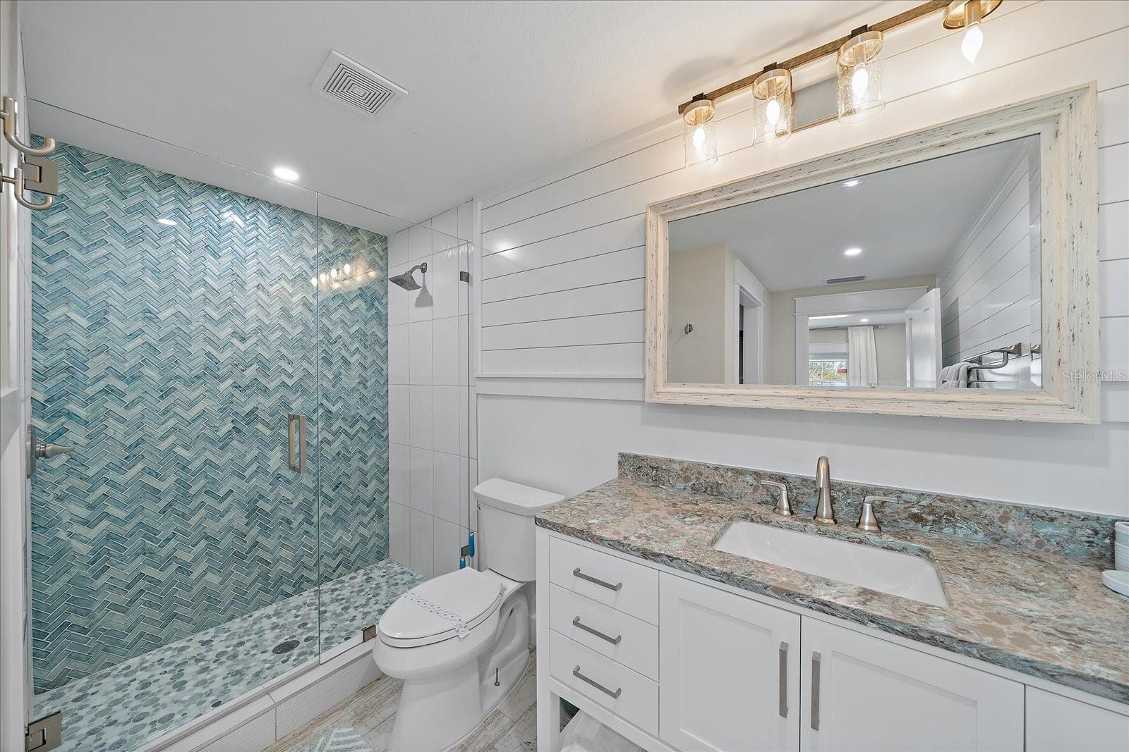 504 BAYVIEW DR