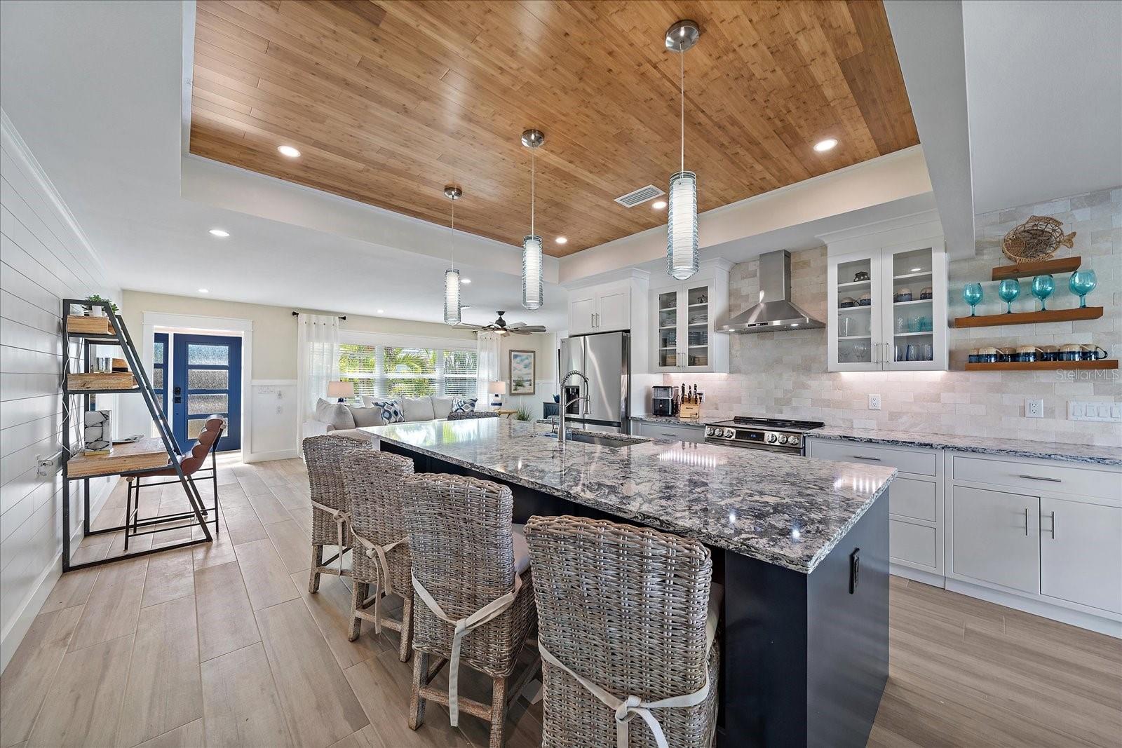 504 BAYVIEW DR