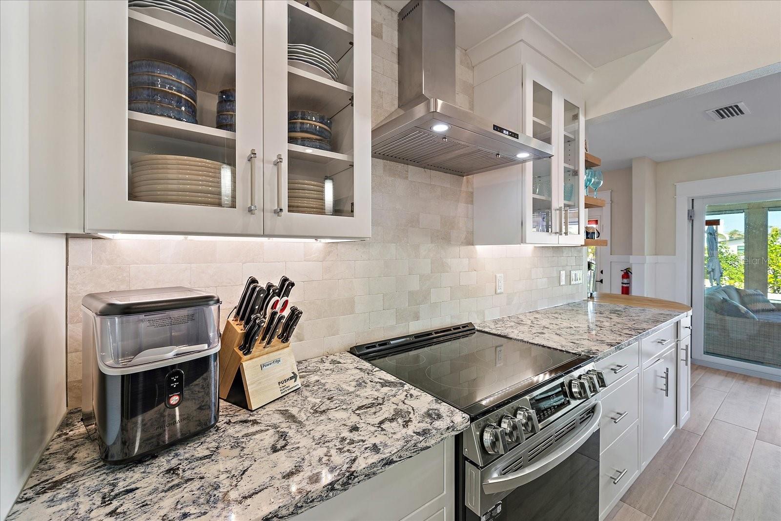 504 BAYVIEW DR