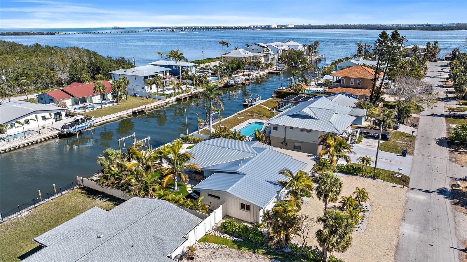 504 BAYVIEW DR