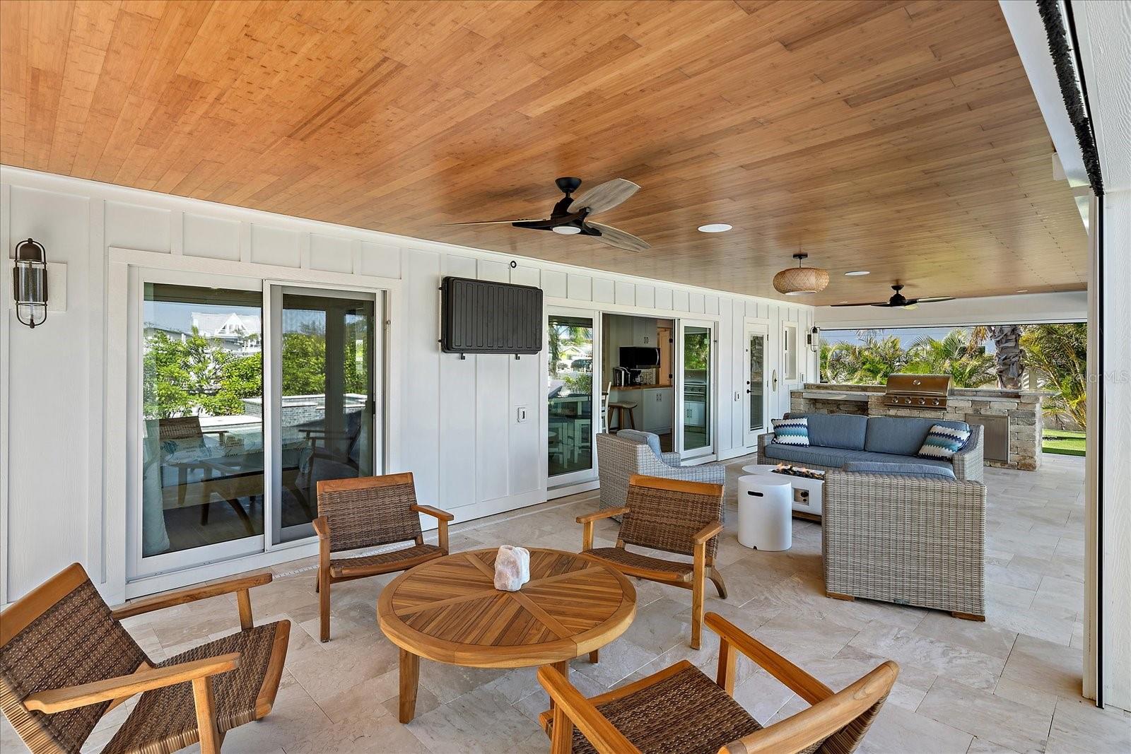 504 BAYVIEW DR