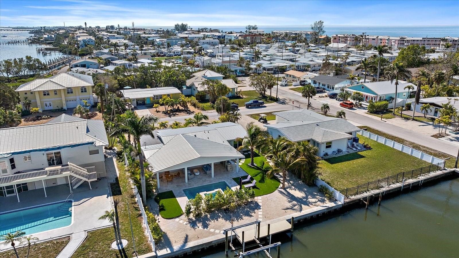 504 BAYVIEW DR