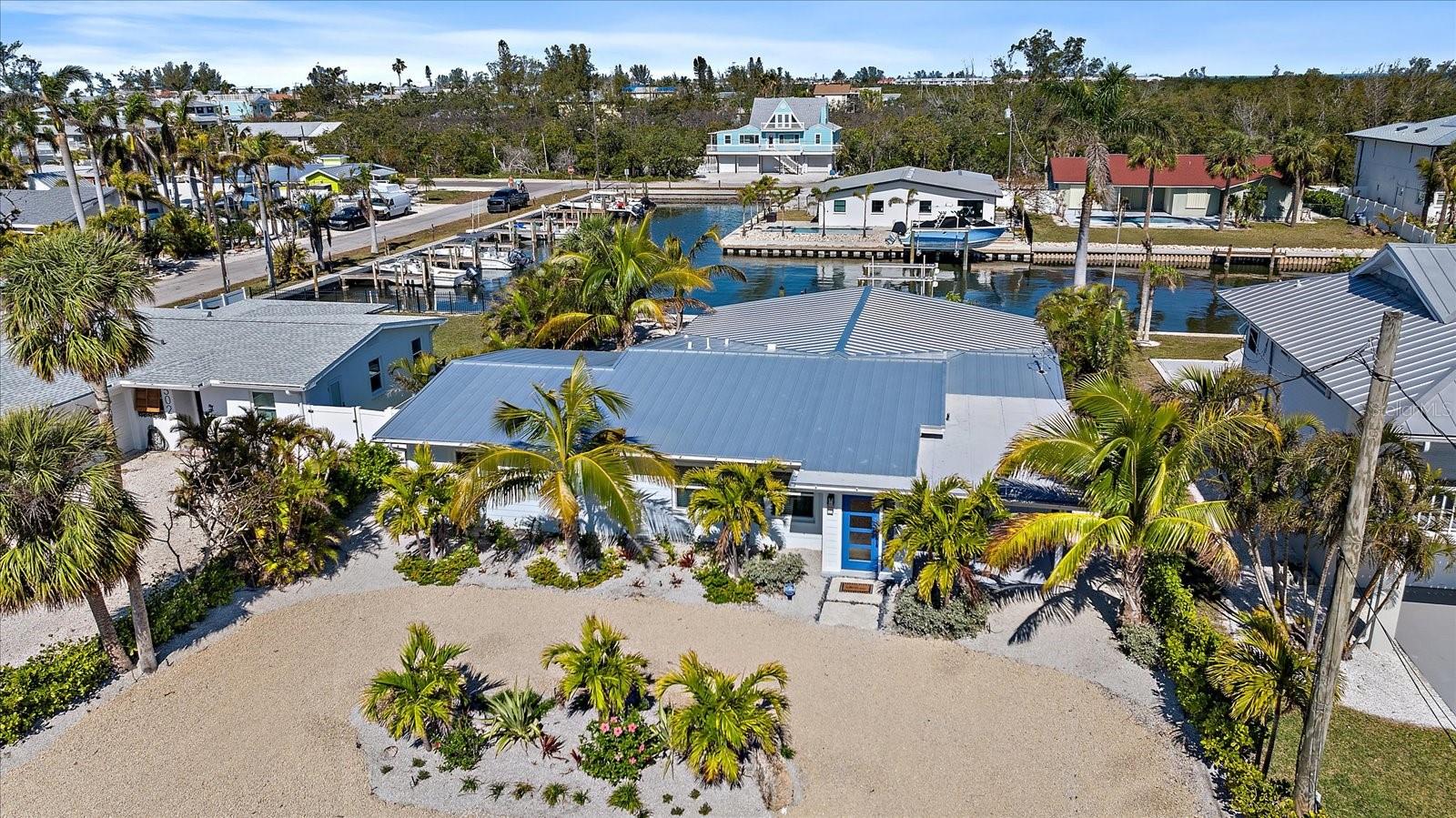 504 BAYVIEW DR