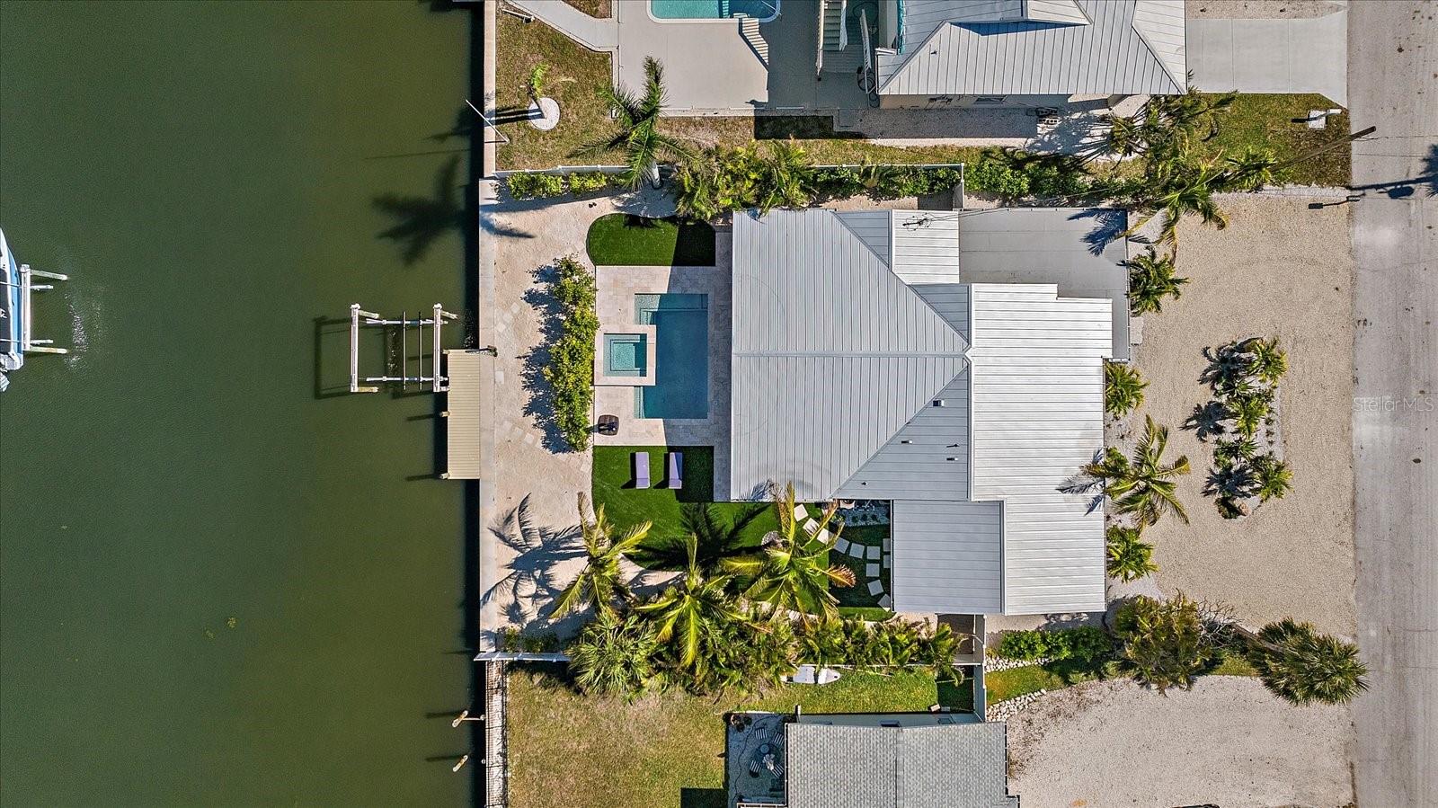 504 BAYVIEW DR