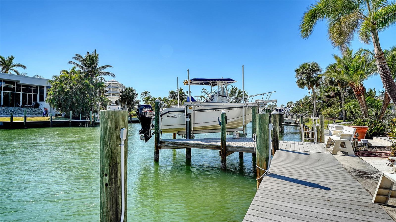 732 SIESTA DR