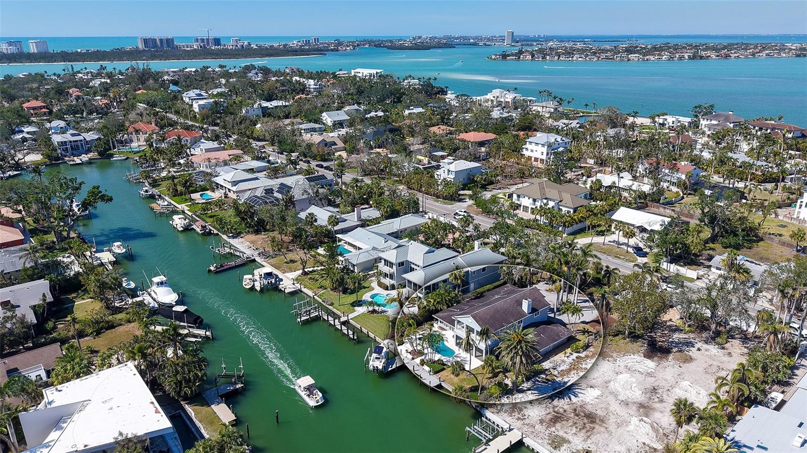 732 SIESTA DR