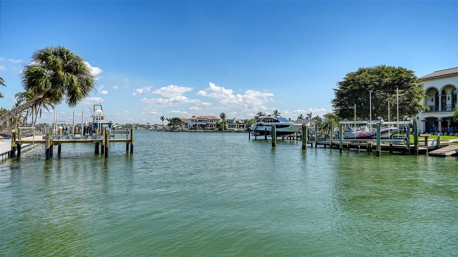 732 SIESTA DR