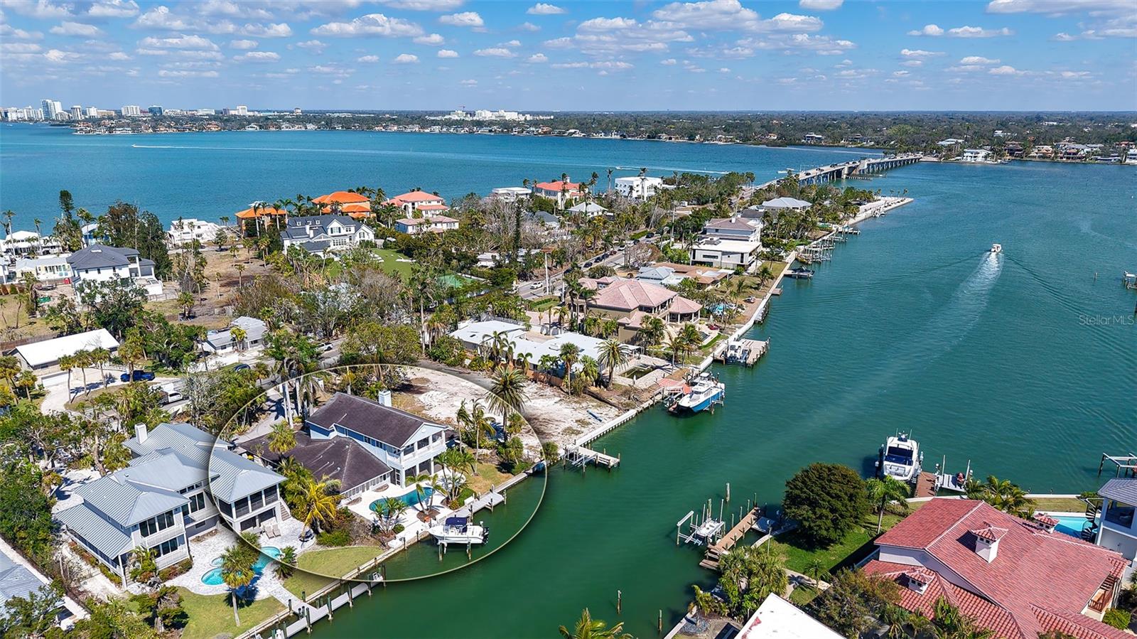 732 SIESTA DR