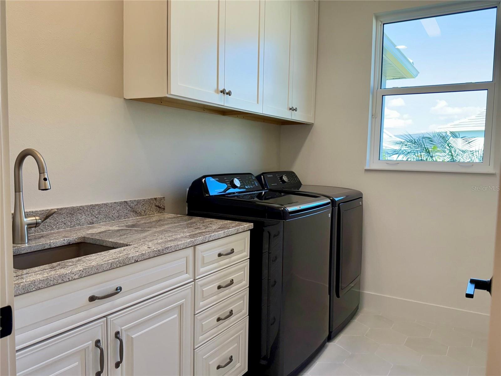 1047 WATERLINE COURT