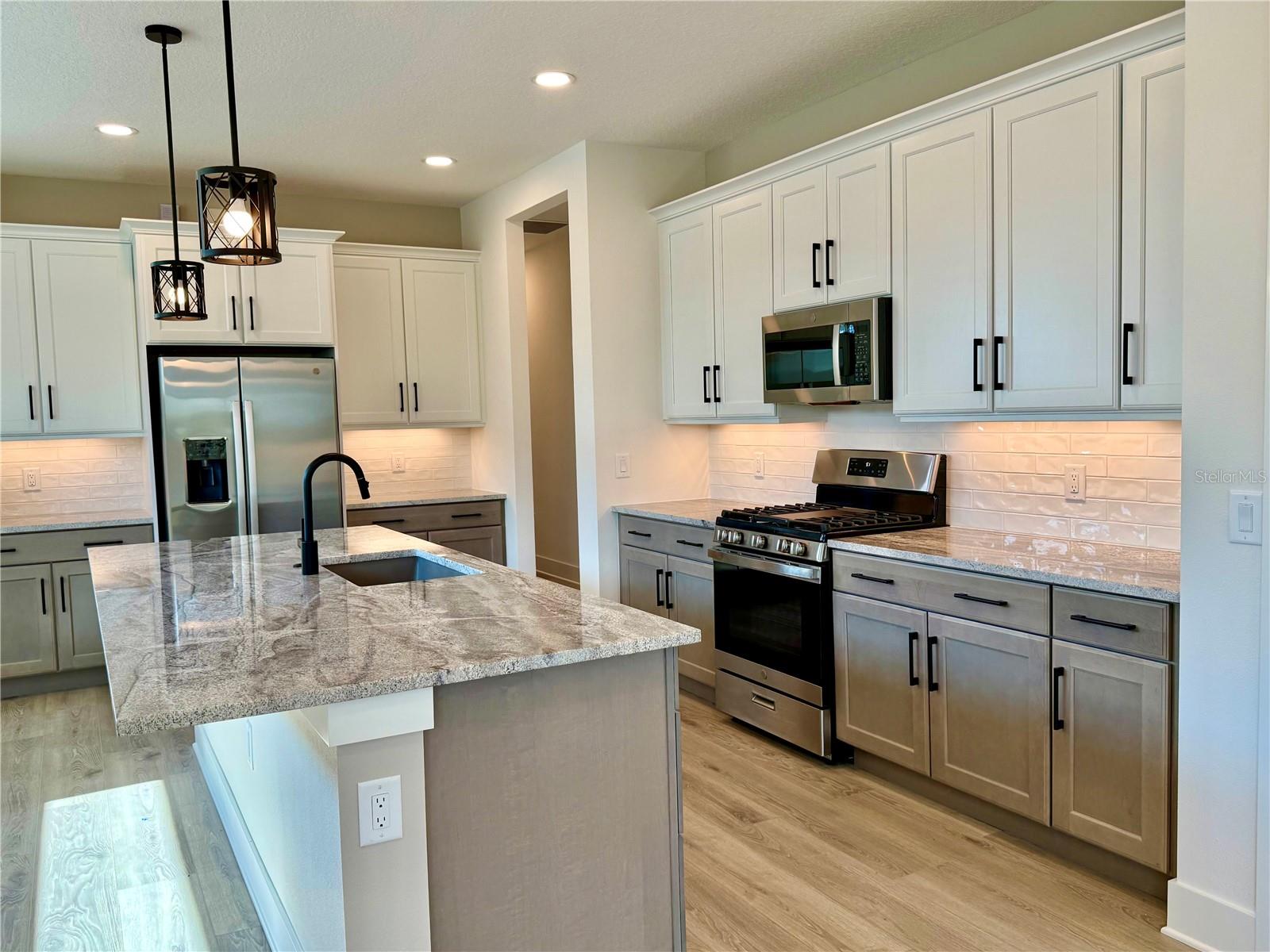 1047 WATERLINE COURT