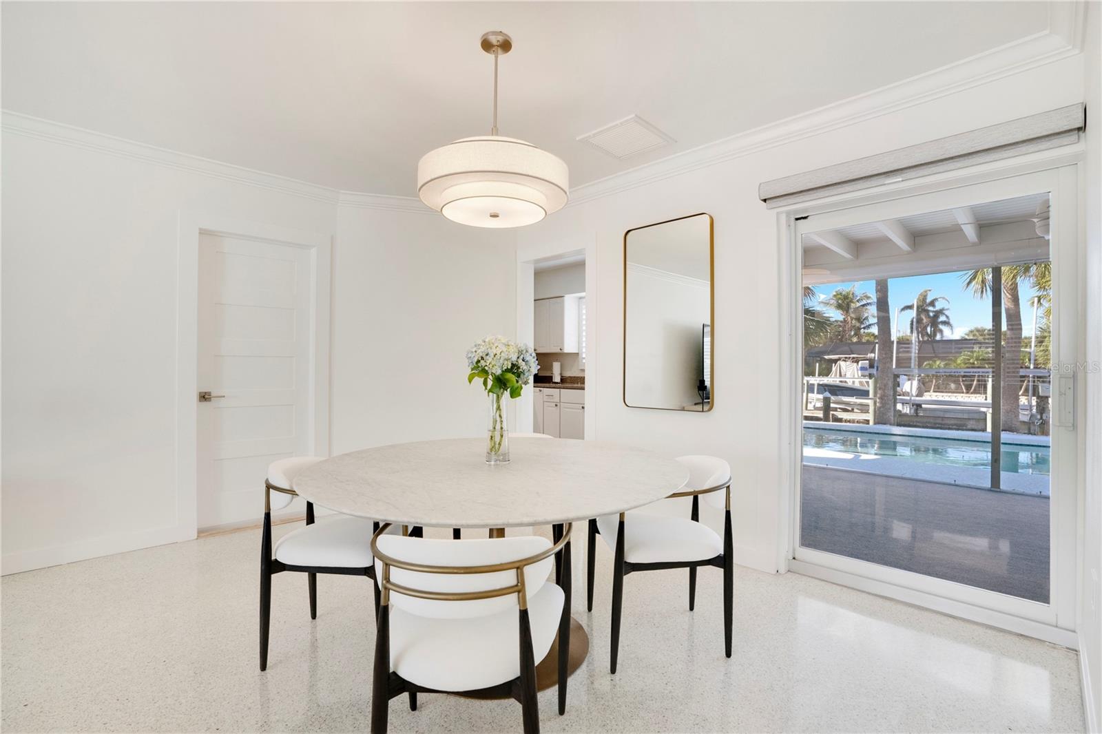 329 AVENIDA LEONA