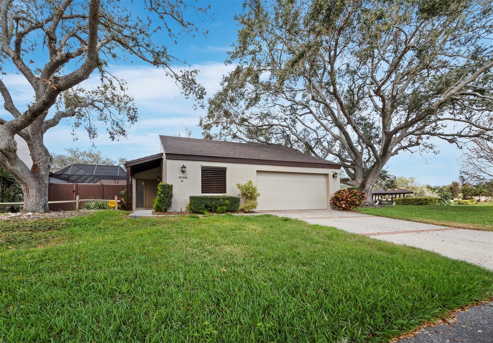 3729 GLEN OAKS MANOR DR