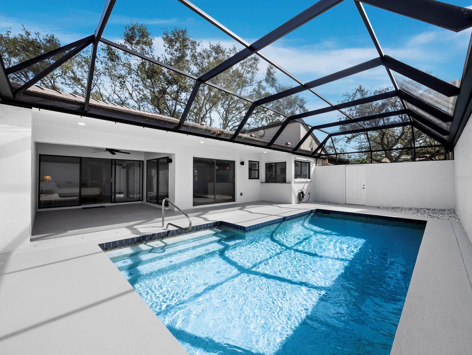 3729 GLEN OAKS MANOR DR