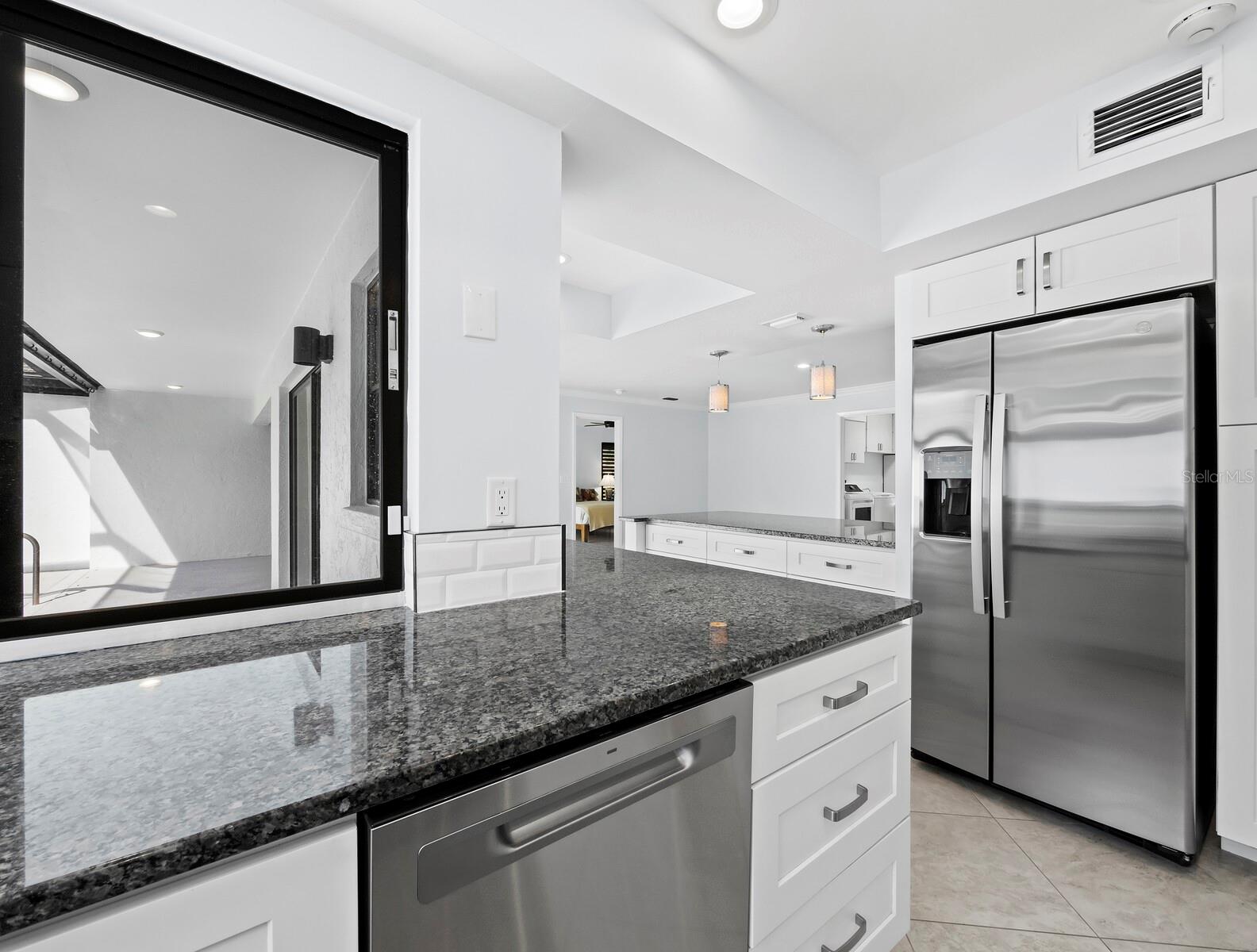 3729 GLEN OAKS MANOR DR