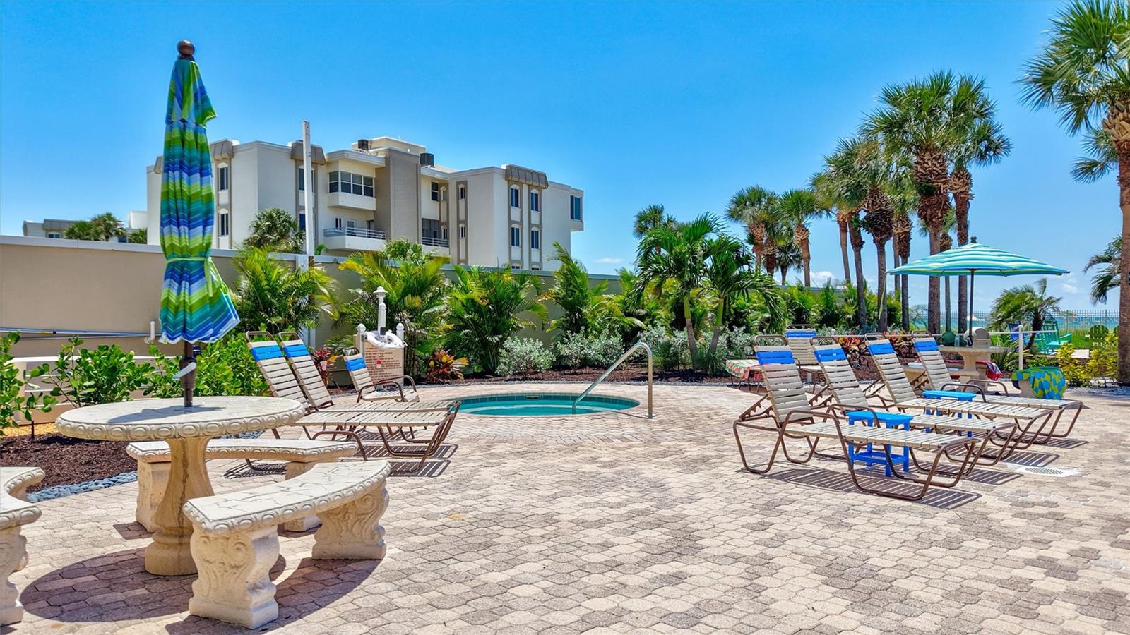 6140 MIDNIGHT PASS RD #103