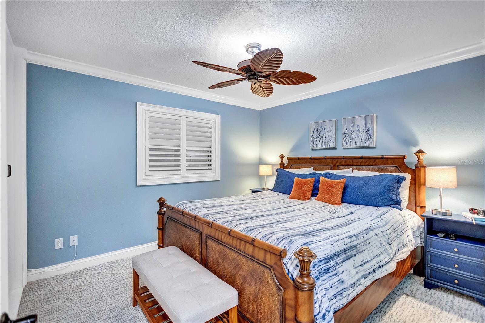 6140 MIDNIGHT PASS RD #103