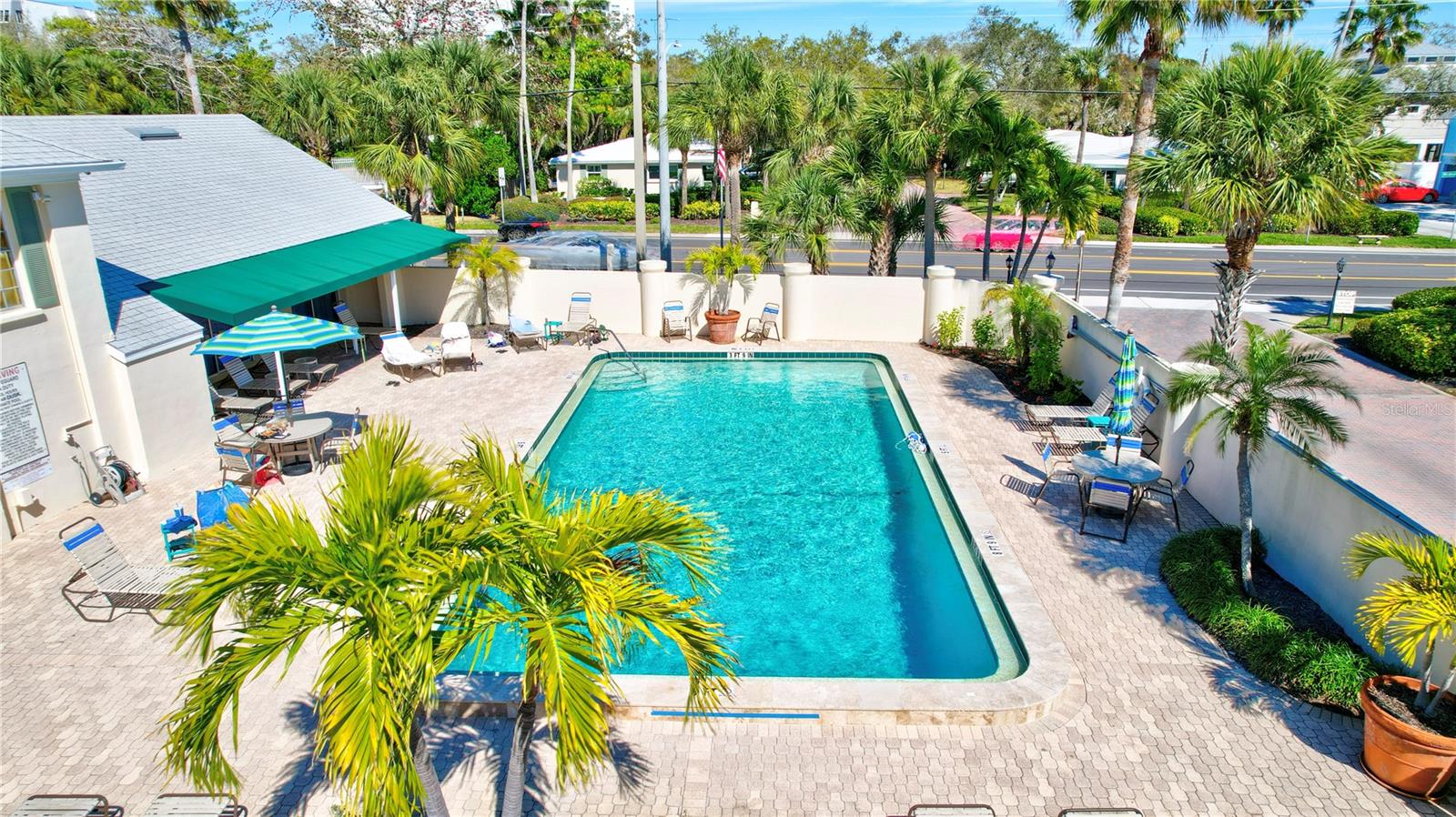 6140 MIDNIGHT PASS RD #103