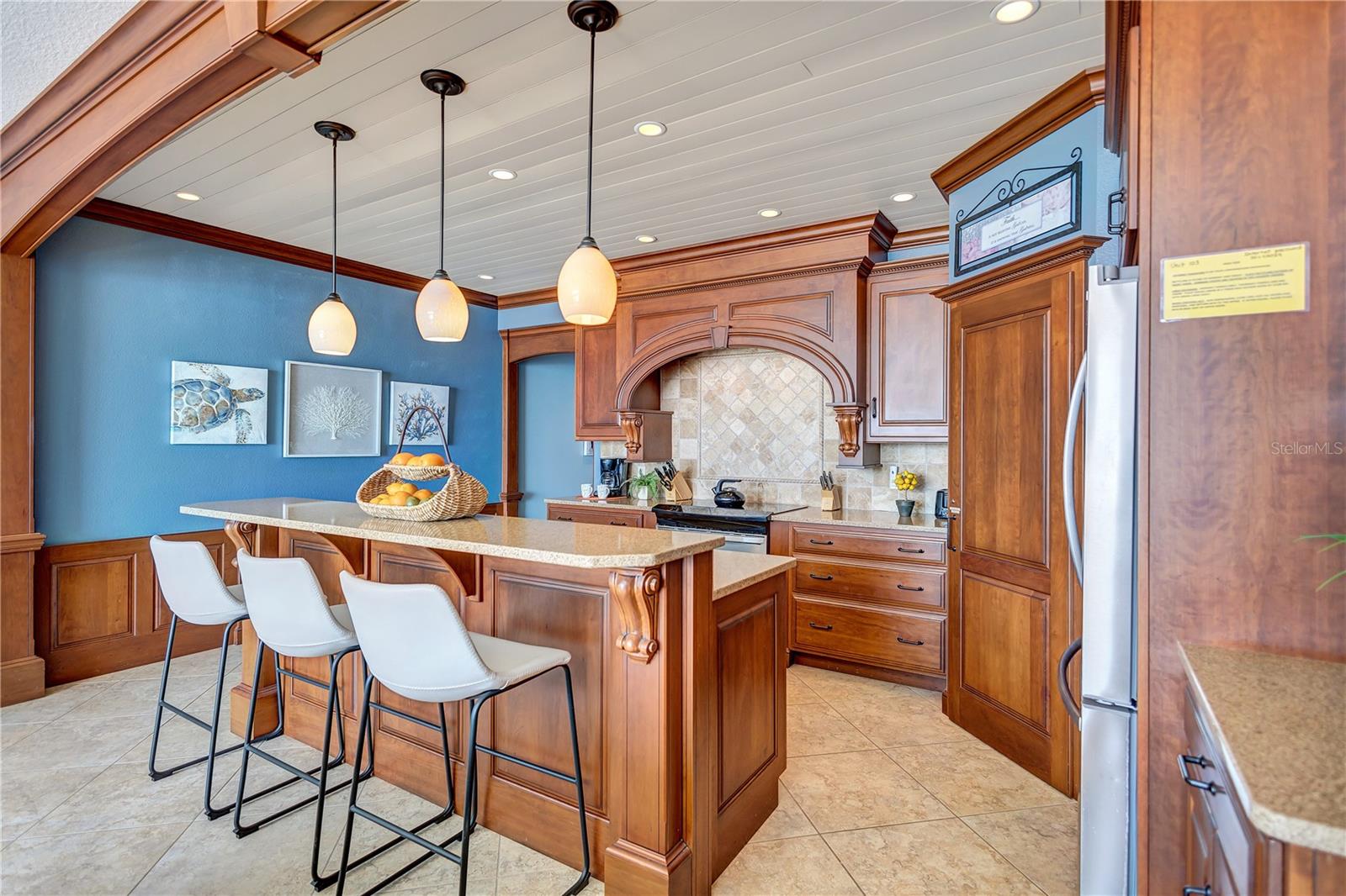 6140 MIDNIGHT PASS RD #103