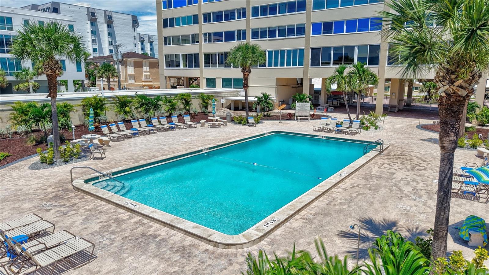 6140 MIDNIGHT PASS RD #103