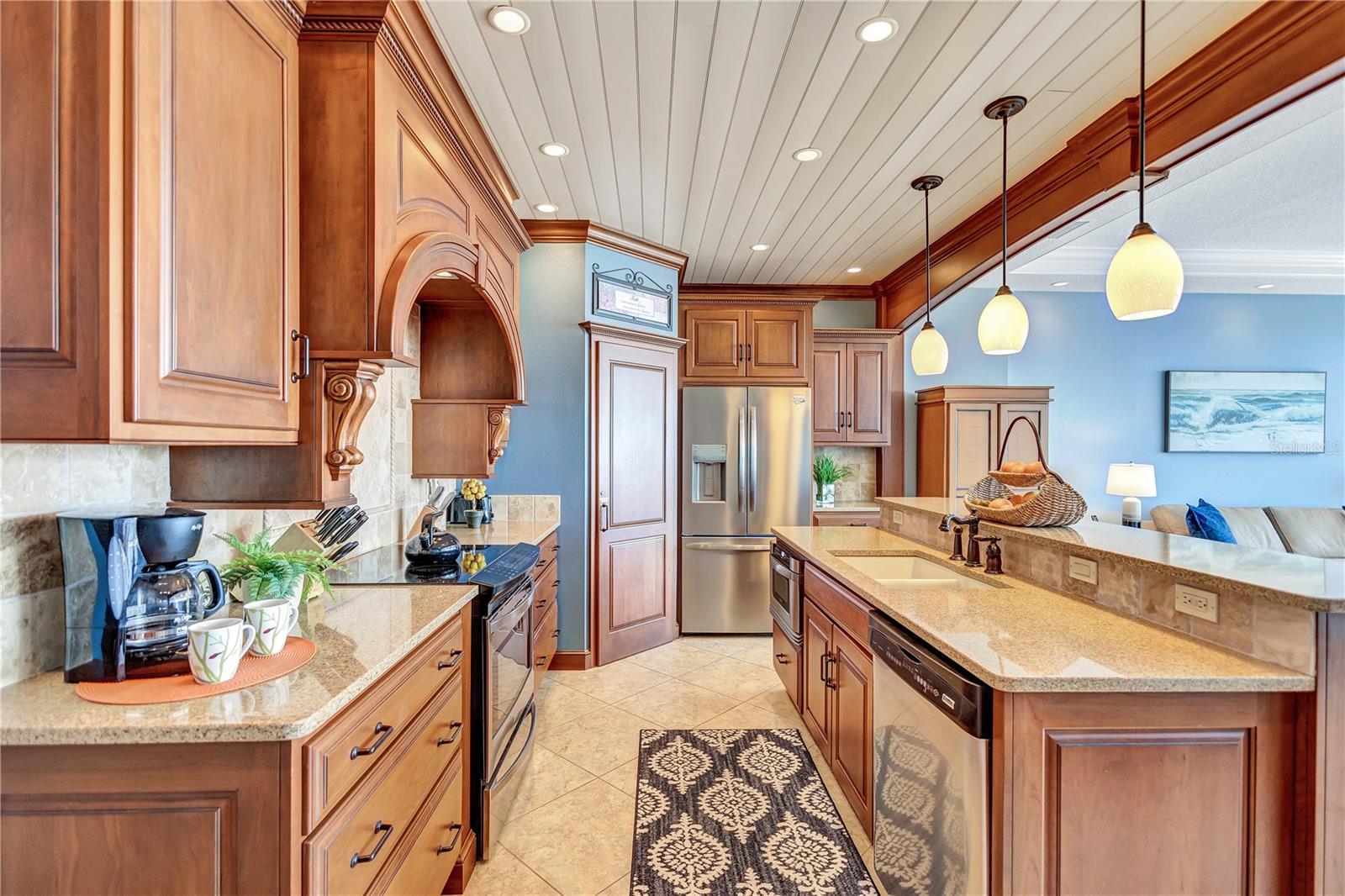 6140 MIDNIGHT PASS RD #103