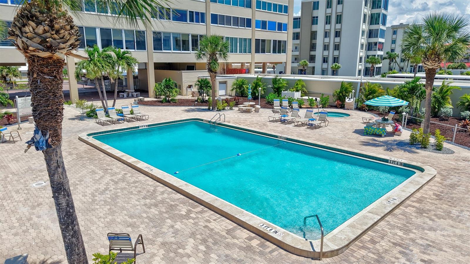 6140 MIDNIGHT PASS RD #103