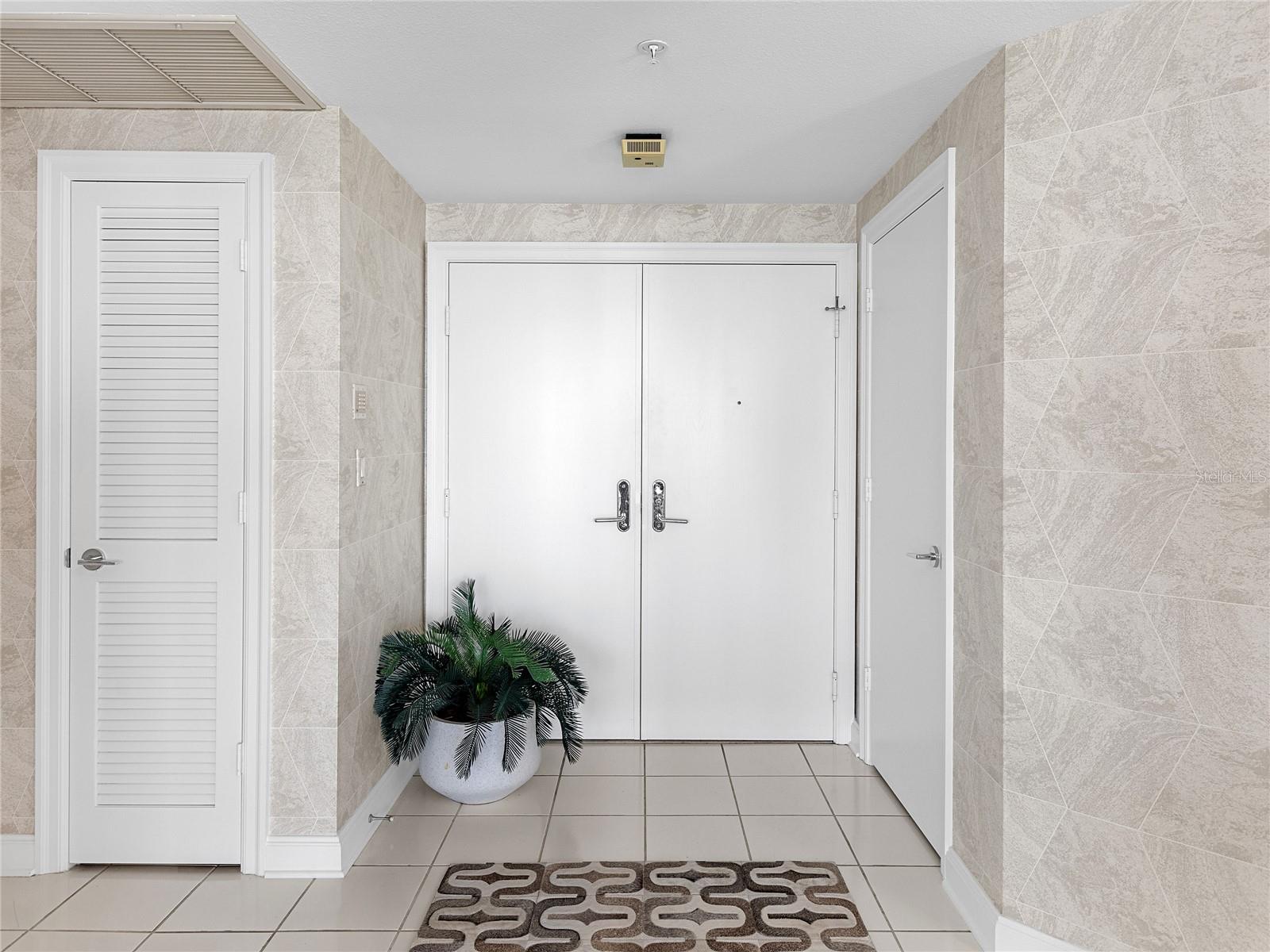 575 SANCTUARY DR #A304