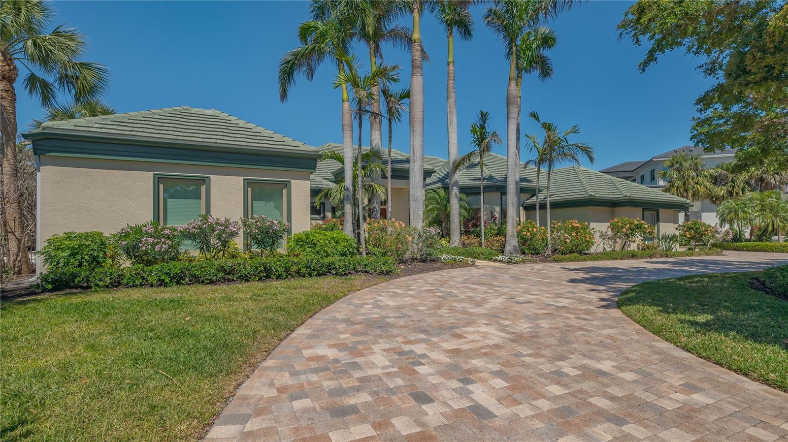 316 W ROYAL FLAMINGO DR