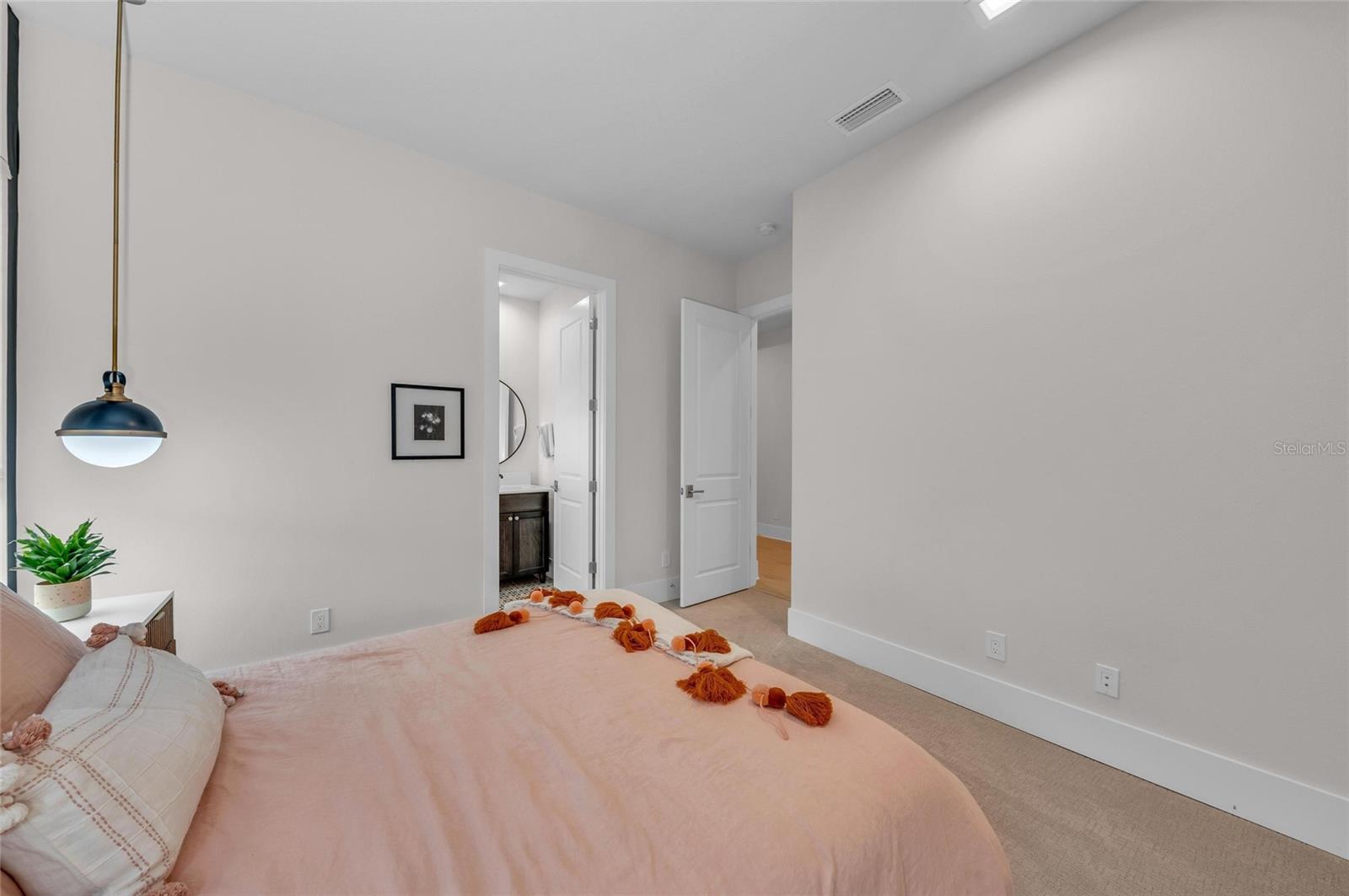 8847 COLONELS CT