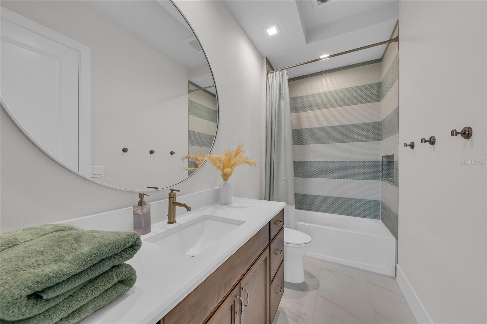 8847 COLONELS CT