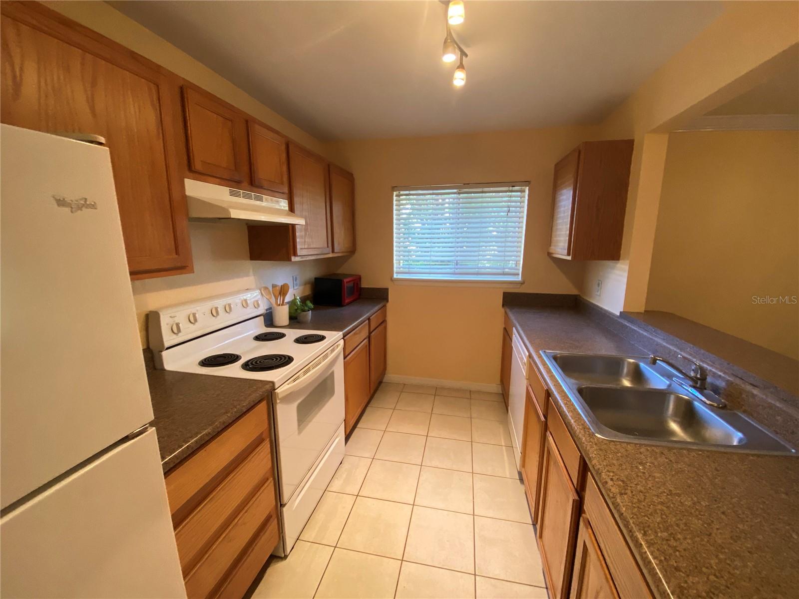 1721 PARAKEET WAY #700