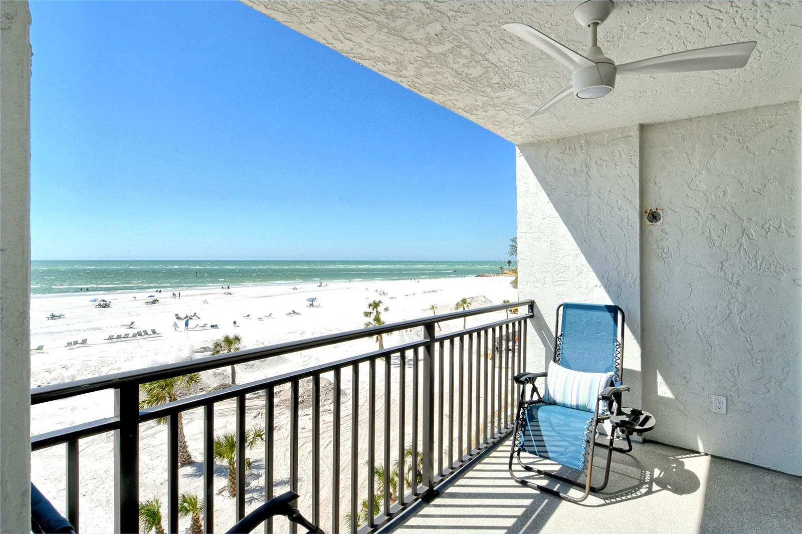 20 WHISPERING SANDS DR #406