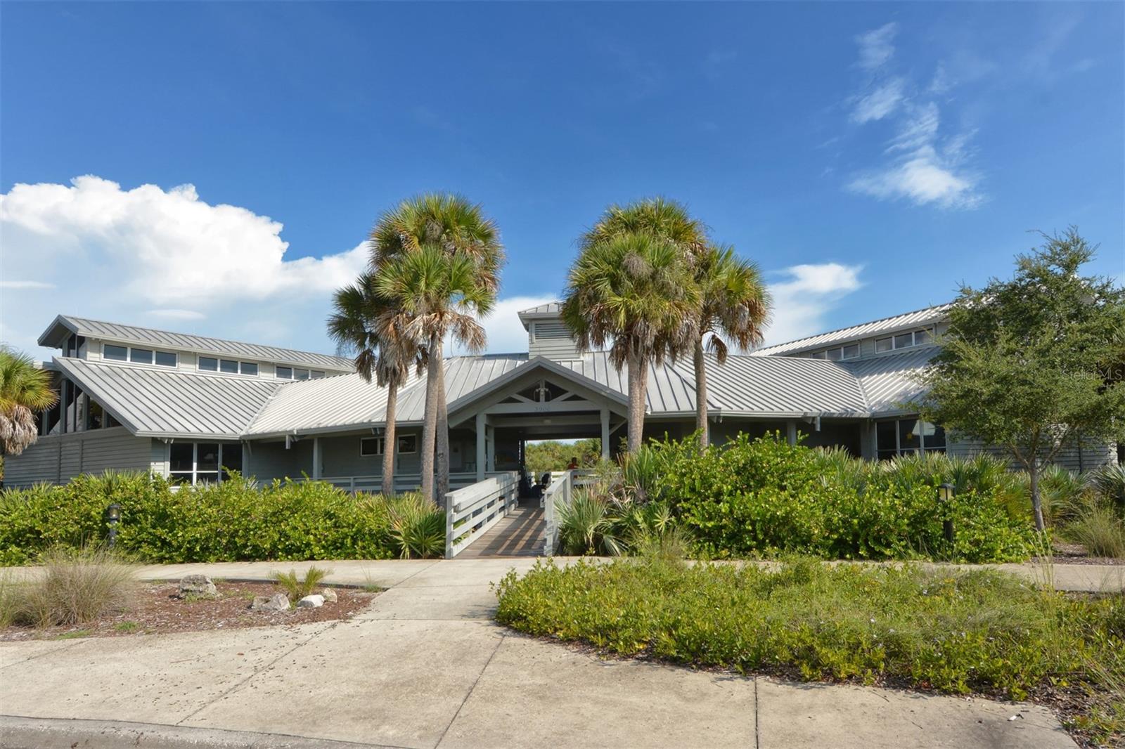 568 SHERIDAN DR