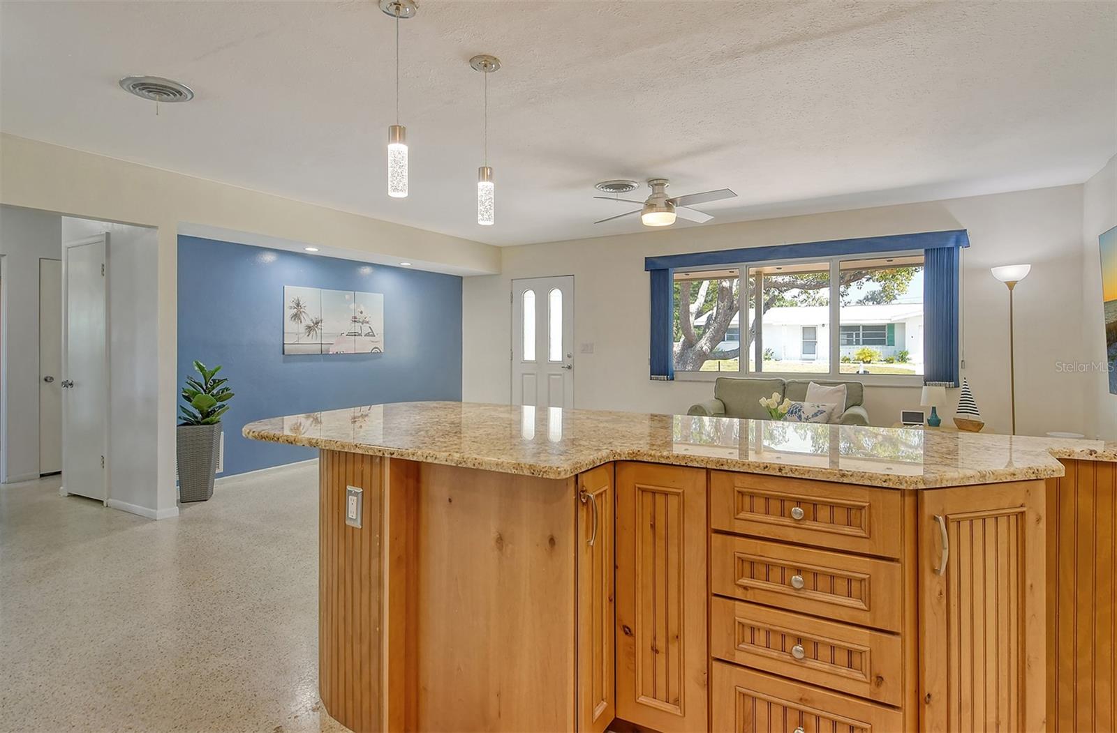 568 SHERIDAN DR