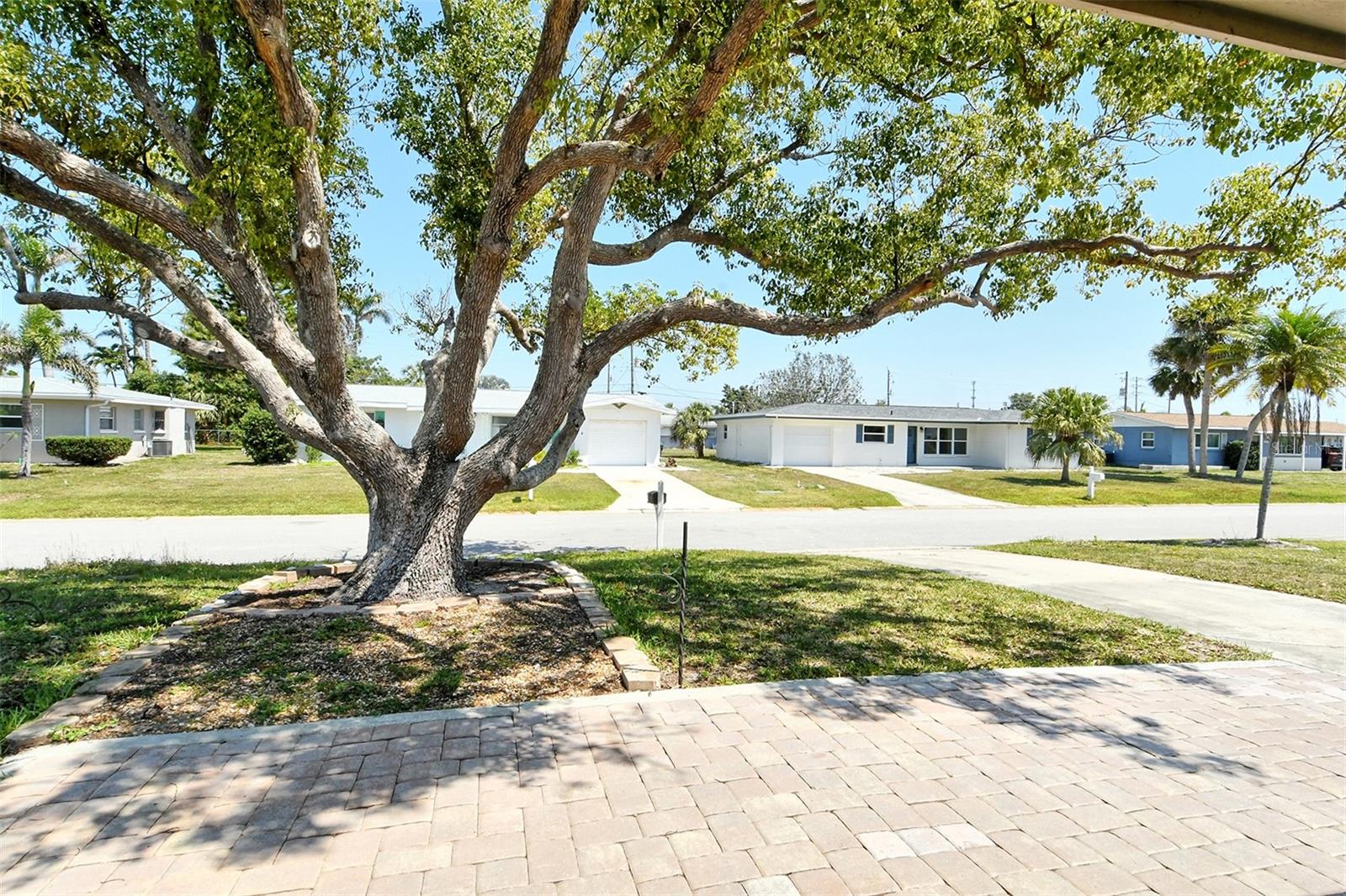 568 SHERIDAN DR