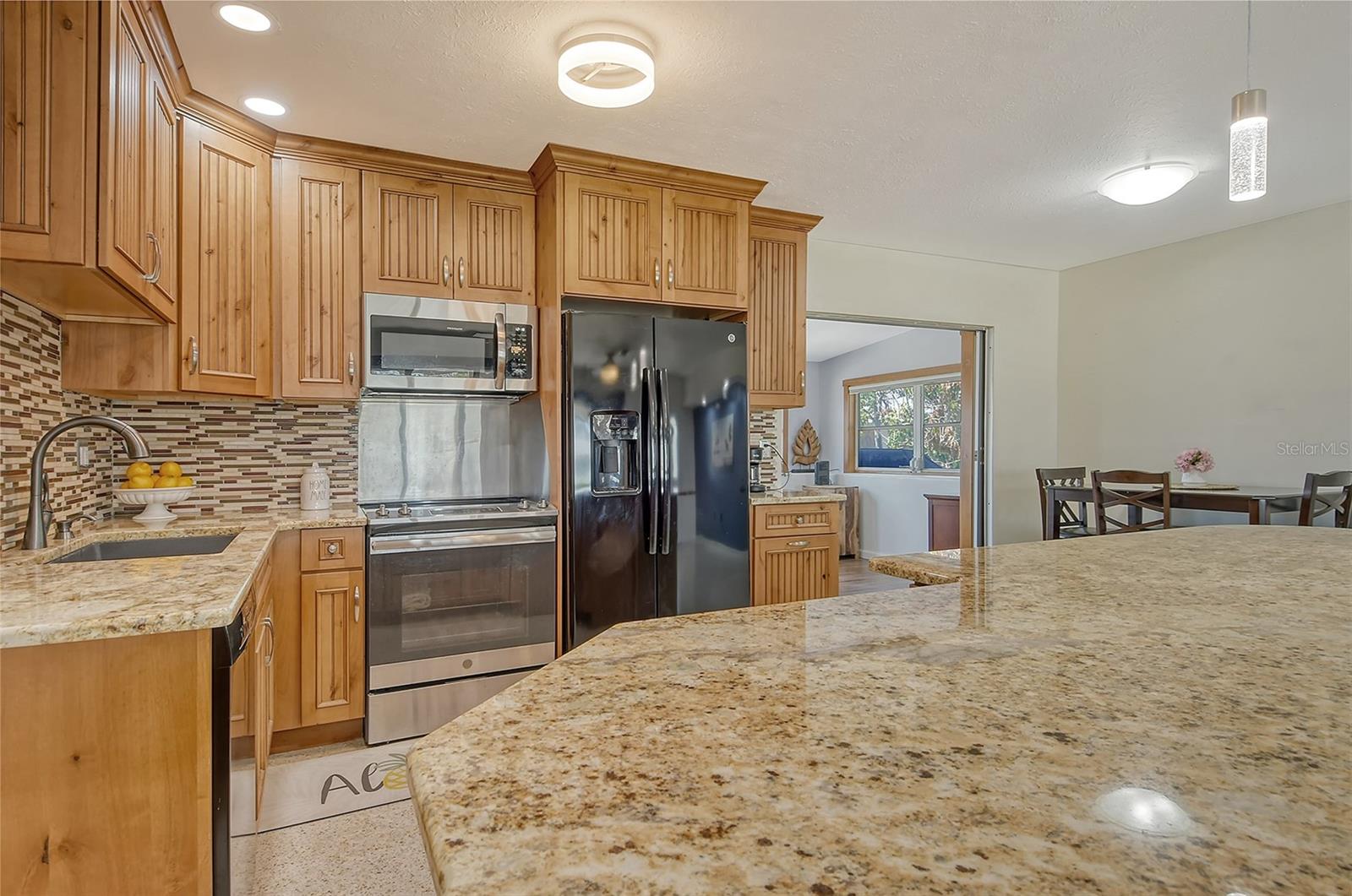 568 SHERIDAN DR