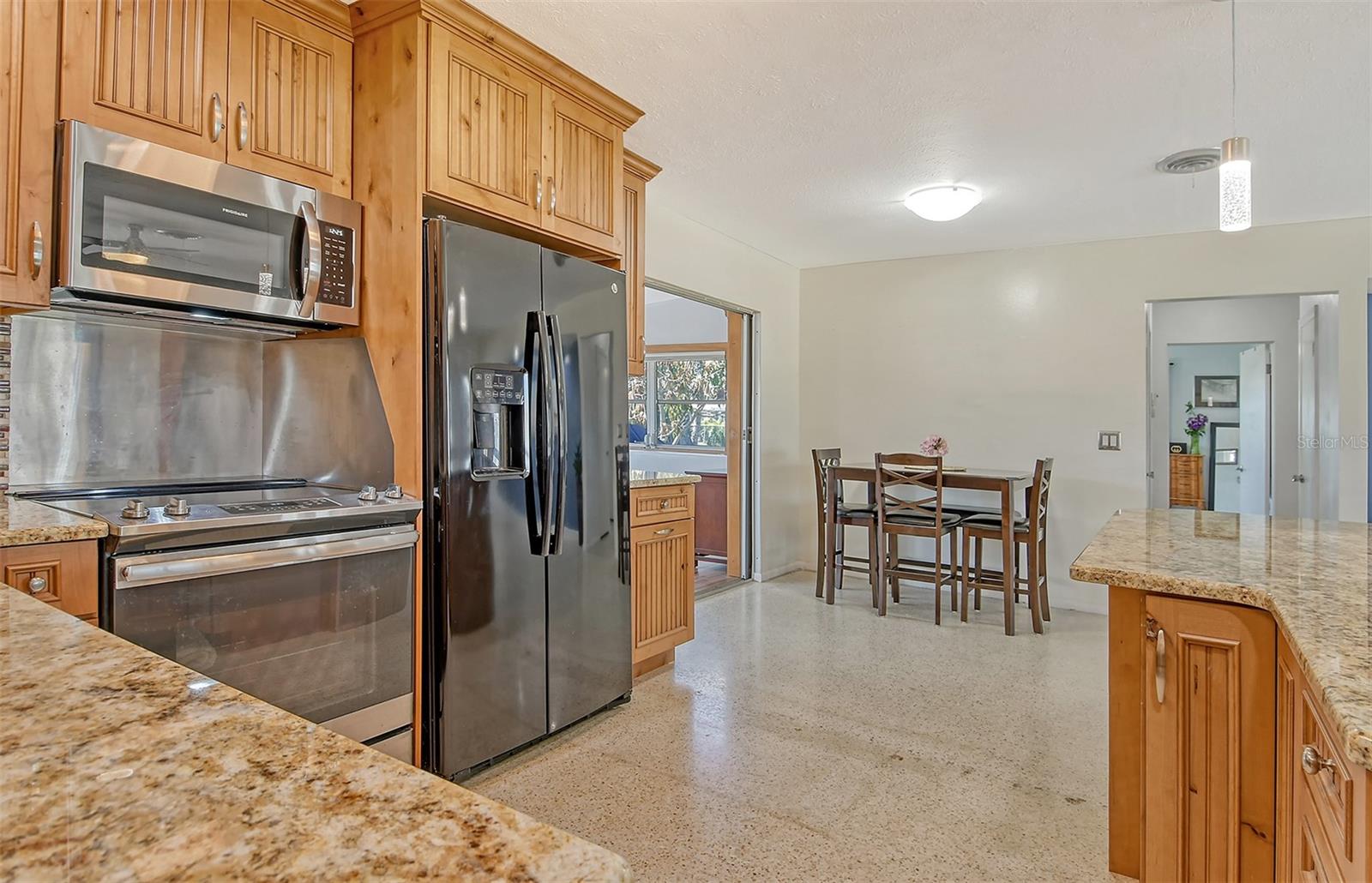 568 SHERIDAN DR