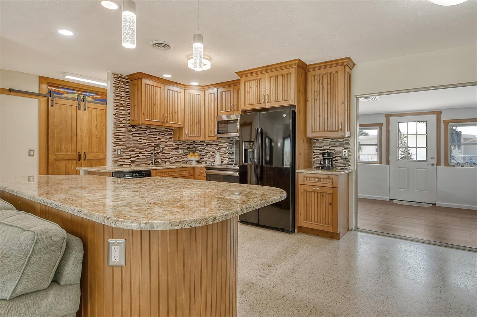 568 SHERIDAN DR