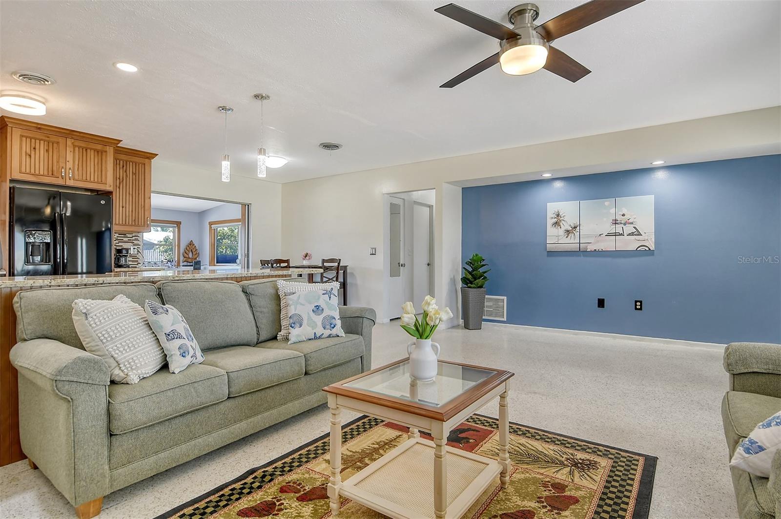 568 SHERIDAN DR