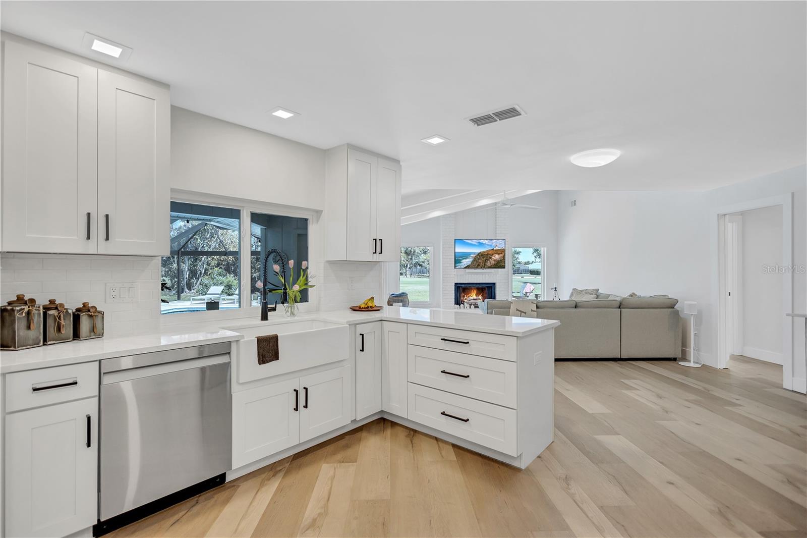 3725 SPYGLASS HILL RD