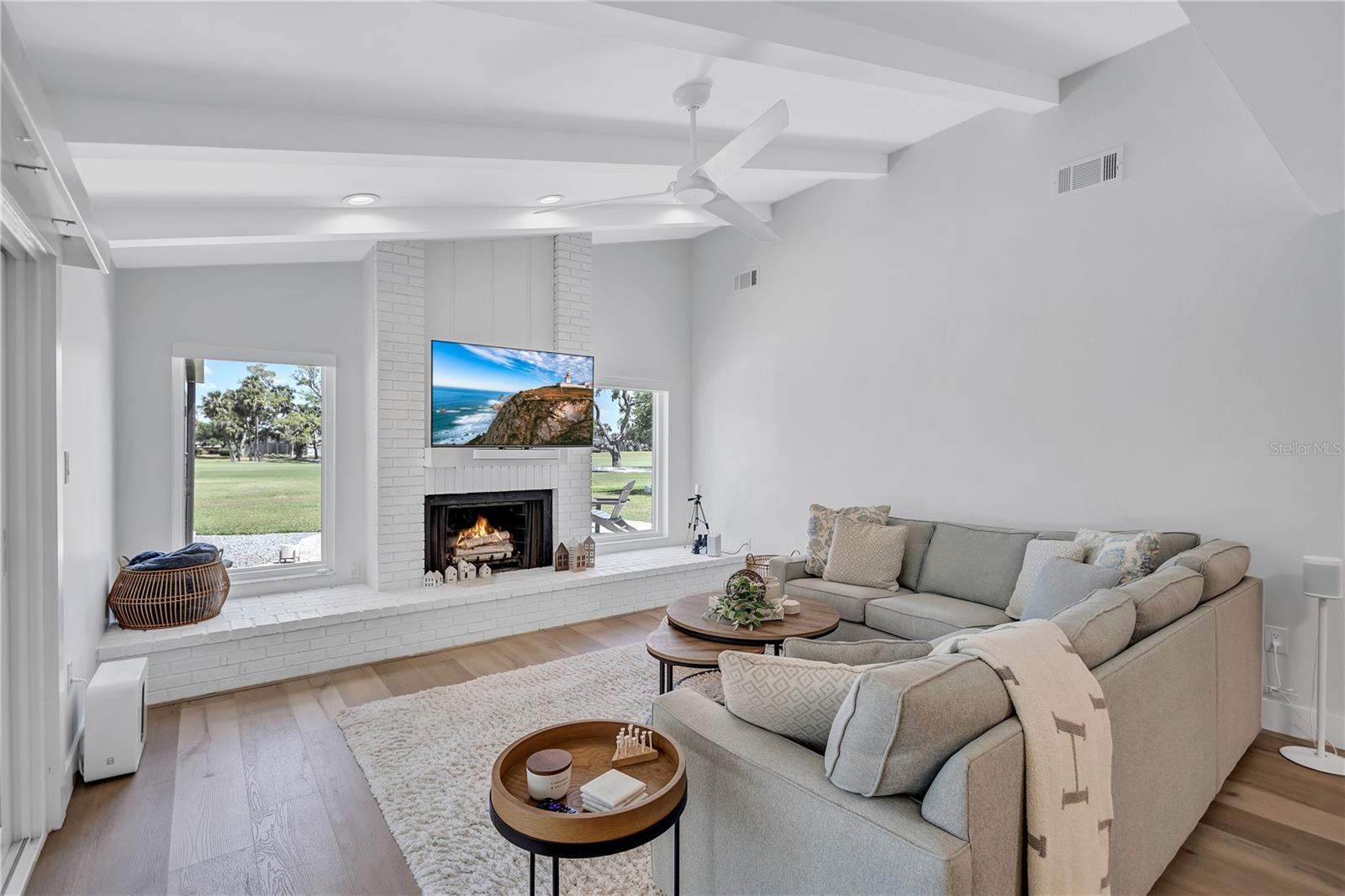 3725 SPYGLASS HILL RD