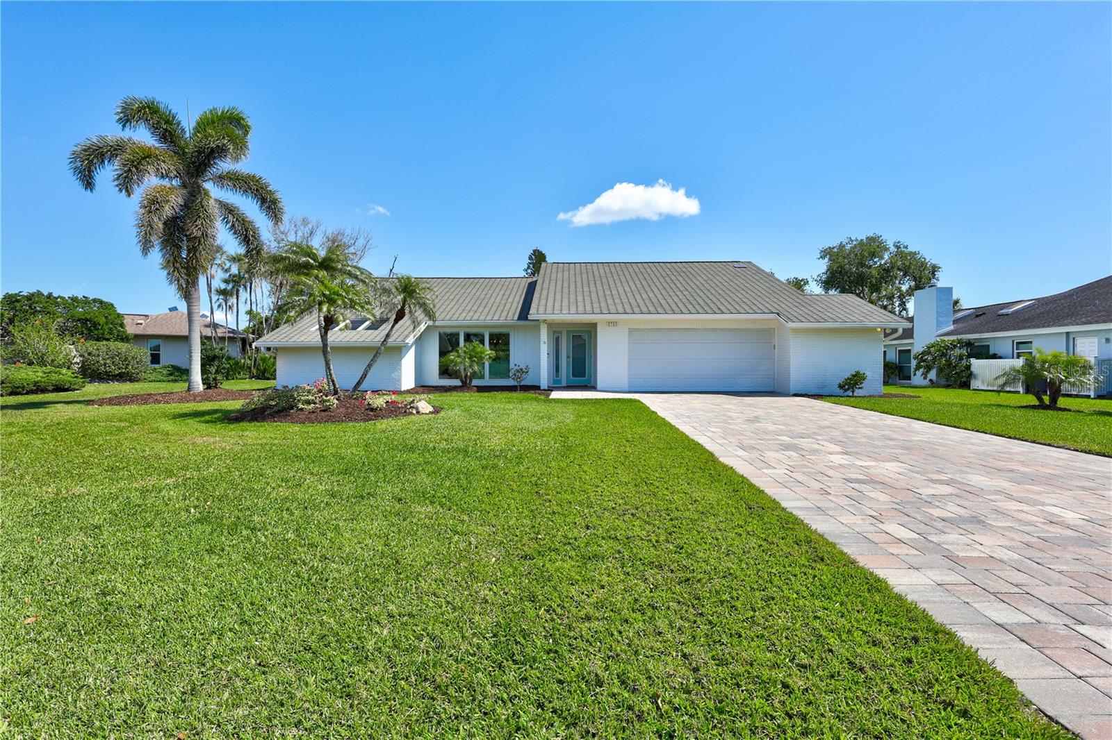 3725 SPYGLASS HILL RD